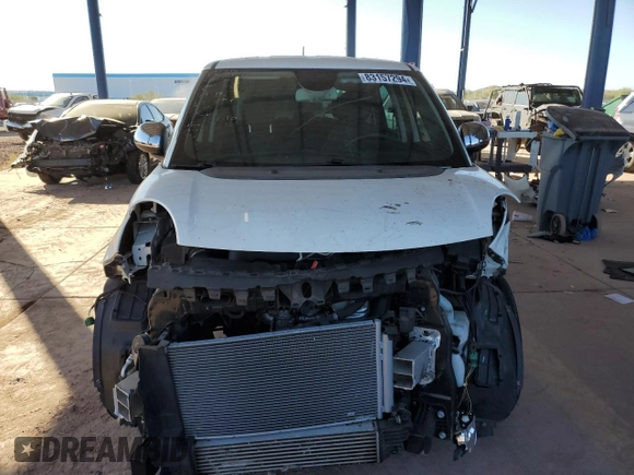 2014 FIAT 500L Lounge with VIN ZFBCFACH8EZ016424, listed as a Copart auction lot 83157294 with 89,918 mi miles and Salvage Title. Bid and sale history available at carsss.com. Image 5.