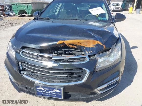 2015 Chevrolet Cruze LT with VIN 1G1PC5SB6F7172091, listed as a IAAI auction lot 41763186 with 118,518 mi miles. Bid and sale history available at carsss.com. Image 6.