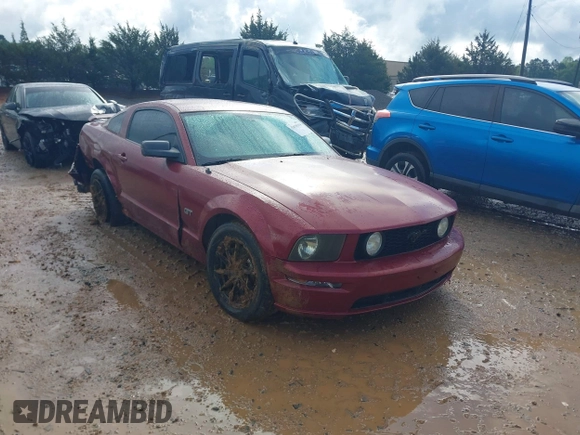 2006 Ford Mustang GT Deluxe with VIN 1ZVFT82H265195370, listed as a IAAI auction lot 42018364 with 129,165 mi miles. Bid and sale history available at carsss.com. Image 1.