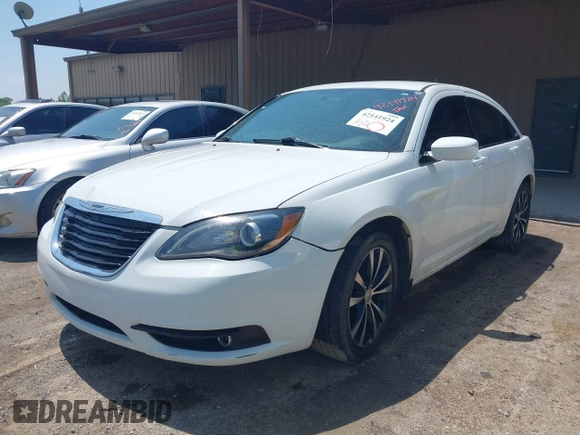 2014 Chrysler 200 Touring with VIN 1C3CCBBB1EN186547, listed as a IAAI auction lot 42141924 with 193,540 mi miles. Bid and sale history available at carsss.com. Image 2.