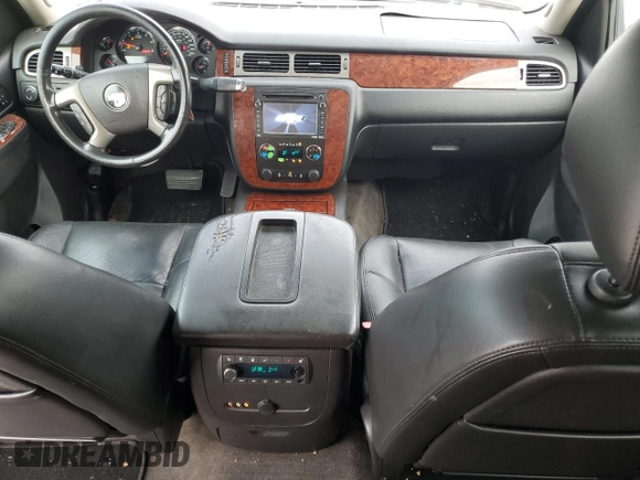 2014 Chevrolet Tahoe LTZ z VIN 1GNSCCE08ER159286, wystawiony jako Copart lot #80336434 z przebiegiem 182 643 mil mil oraz Szkoda całkowita • Salvage title. Historia ofert i sprzedaży dostępna na DreamBid. Obrazek 8.