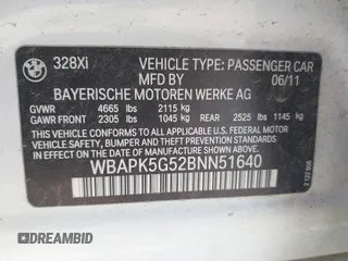 2011 BMW 3 Series 328i xDrive z VIN WBAPK5G52BNN51640, wystawiony jako IAAI lot #42017674 z przebiegiem Nie podano mil oraz . Historia ofert i sprzedaży dostępna na DreamBid. Obrazek 9.