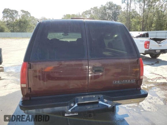1999 Chevrolet Suburban with VIN 1GNEC16R5XJ350275, listed as a Copart auction lot 74693544 with 286,045 mi miles and Salvage Title. Bid and sale history available at carsss.com. Image 6.
