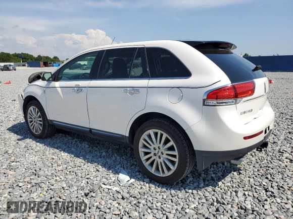 2011 Lincoln MKX z VIN 2LMDJ8JKXBBJ32276, wystawiony jako Copart lot #55921665 z przebiegiem 138 227 mil mil oraz Szkoda całkowita • Salvage title. Historia ofert i sprzedaży dostępna na DreamBid. Obrazek 2.