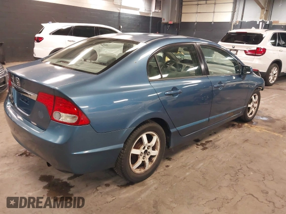 2009 Honda Civic LX z VIN 2HGFA16589H339048, wystawiony jako IAAI lot #42369275 z przebiegiem 131 844 mil mil oraz . Historia ofert i sprzedaży dostępna na DreamBid. Obrazek 4.