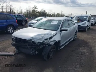 2011 Volkswagen Jetta Sedan SE w/Convenience & Sunroof PZEV with VIN 3VWDZ7AJ8BM380628, listed as a IAAI auction lot 41766072 with 146,025 mi miles. Bid and sale history available at carsss.com. Image 6.