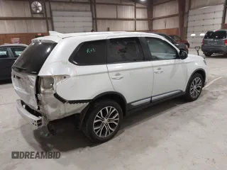 2018 Mitsubishi Outlander ES z VIN JA4AZ2A34JZ008883, wystawiony jako IAAI lot #42288285 z przebiegiem 65 554 mil mil oraz . Historia ofert i sprzedaży dostępna na DreamBid. Obrazek 4.