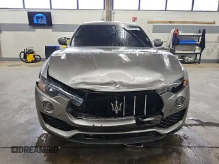 2017 Maserati Levante z VIN ZN661XUA2HX227999, wystawiony jako Copart lot #55331075 z przebiegiem 117 604 mil mil oraz Tytuł czysty. Historia ofert i sprzedaży dostępna na DreamBid. Obrazek 5.