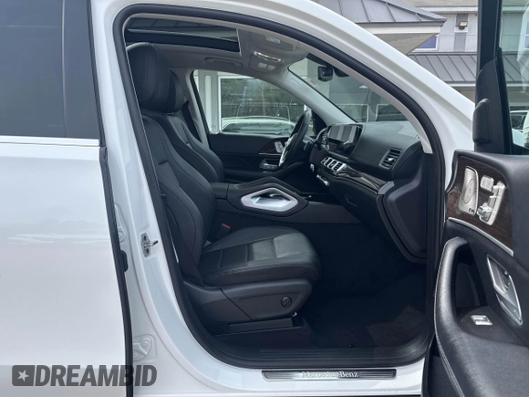 2024 Mercedes-Benz GLS 450 z VIN 4JGFF5KE4RB041758, wystawiony jako IAAI lot #41955575 z przebiegiem 48 245 mil mil oraz . Historia ofert i sprzedaży dostępna na DreamBid. Obrazek 5.