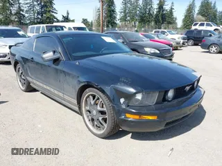 2005 Ford Mustang Deluxe with VIN 1ZVFT80N255136908, listed as a IAAI auction lot 41961425 with 157,110 mi miles. Bid and sale history available at carsss.com. Image 1.