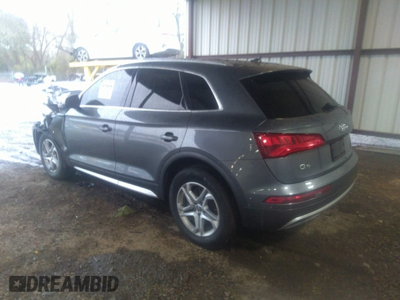 2018 Audi Q5 Premium Plus with VIN WA1BNAFY4J2163960, listed as a IAAI auction lot 41758638 with 59,803 mi miles. Bid and sale history available at carsss.com. Image 3.