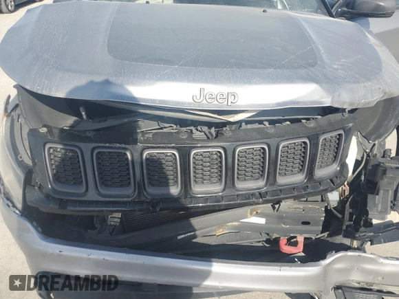 2020 Jeep Compass Trailhawk z VIN 3C4NJDDB0LT207825, wystawiony jako Copart lot #87641335 z przebiegiem Nie podano mil oraz Szkoda całkowita • Salvage title. Historia ofert i sprzedaży dostępna na DreamBid. Obrazek 12.