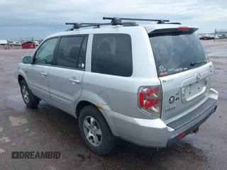 2008 Honda Pilot SE z VIN 5FNYF18318B041028, wystawiony jako IAAI lot #42567373 z przebiegiem 231 146 mil mil oraz . Historia ofert i sprzedaży dostępna na DreamBid. Obrazek 3.