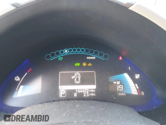 2015 Nissan LEAF SV with VIN 1N4AZ0CP1FC318788, listed as a IAAI auction lot 41572300 with 144,452 mi miles. Bid and sale history available at carsss.com. Image 7.