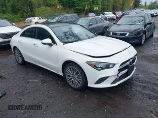 2023 Mercedes-Benz CLA 250 z VIN W1K5J4HB9PN421816, wystawiony jako IAAI lot #42192450 z przebiegiem 7 662 mil mil oraz . Historia ofert i sprzedaży dostępna na DreamBid. Obrazek 1.