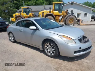 2008 Nissan Altima SE z VIN 1N4BL24E08C107731, wystawiony jako IAAI lot #42392292 z przebiegiem 116 695 mil mil oraz . Historia ofert i sprzedaży dostępna na DreamBid. Obrazek 1.