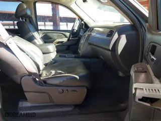 2012 Chevrolet Silverado 1500 LTZ with VIN 3GCPKTE2XCG201490, listed as a IAAI auction lot 41385356 with 192,842 mi miles. Bid and sale history available at carsss.com. Image 5.