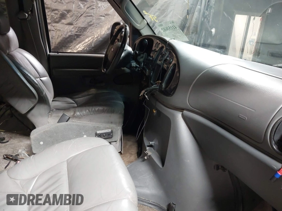 2008 Ford Econoline Passenger XL with VIN 1FBNE31L88DA50347, listed as a IAAI auction lot 41153602 with Not Provided miles. Bid and sale history available at carsss.com. Image 5.
