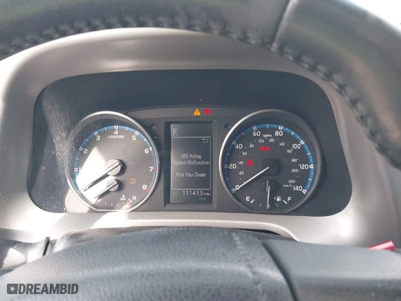 2018 Toyota RAV4 XLE with VIN 2T3WFREV5JW407424, listed as a IAAI auction lot 41869290 with 111,413 mi miles. Bid and sale history available at carsss.com. Image 7.