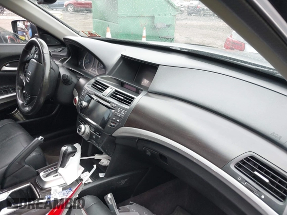 2014 Honda Crosstour EX-L z VIN 5J6TF2H57EL004084, wystawiony jako IAAI lot #42020402 z przebiegiem 116 356 mil mil oraz . Historia ofert i sprzedaży dostępna na DreamBid. Obrazek 5.