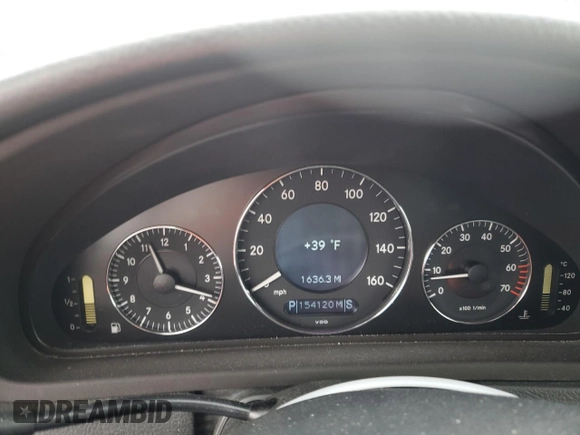 2005 Mercedes-Benz CLK 320 with VIN WDBTK65G35T043686, listed as a Copart auction lot 82688994 with 154,120 mi miles and Clean Title. Bid and sale history available at DreamBid. Image 9.