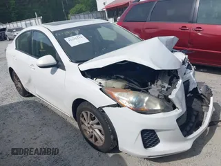 2013 Mazda 3 i Grand Touring z VIN JM1BL1W78D1816321, wystawiony jako IAAI lot #42225518 z przebiegiem 231 121 mil mil oraz . Historia ofert i sprzedaży dostępna na DreamBid. Obrazek 1.