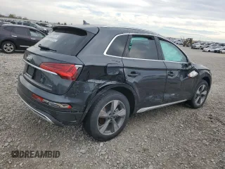 2024 Audi Q5 Premium with VIN WA1ABAFY2R2070404, listed as a Copart auction lot 77515944 with 0 mi miles and Salvage Title. Bid and sale history available at carsss.com. Image 3.