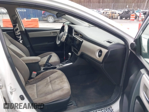 2018 Toyota Corolla L z VIN 5YFBURHE7JP840916, wystawiony jako IAAI lot #41603264 z przebiegiem 218 028 mil mil oraz . Historia ofert i sprzedaży dostępna na DreamBid. Obrazek 5.