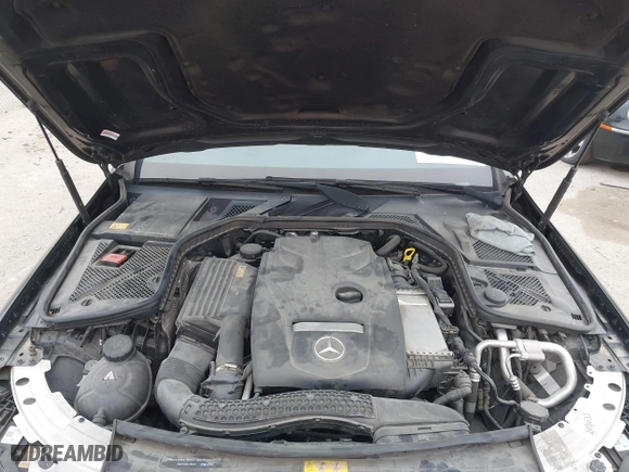 2015 Mercedes-Benz C-Class C 300 with VIN 55SWF4JBXFU082263, listed as a IAAI auction lot 40868265 with 88,128 mi miles. Bid and sale history available at carsss.com. Image 10.