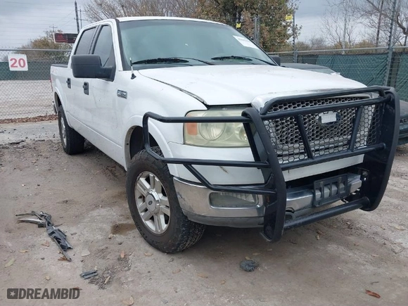 2004 Ford F-150 XLT with VIN 1FTPW145X4FA13365, listed as a IAAI auction lot 41695998 with 226,575 mi miles. Bid and sale history available at carsss.com. Image 1.
