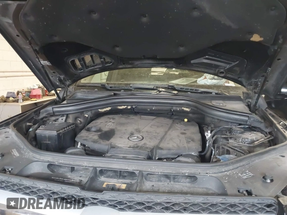 2015 Mercedes-Benz GL-Class GL 350 BlueTEC with VIN 4JGDF2EE9FA534113, listed as a IAAI auction lot 41955010 with 152,064 mi miles. Bid and sale history available at carsss.com. Image 10.