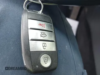 2019 Kia Optima LX z VIN 5XXGT4L32KG298796, wystawiony jako IAAI lot #42266827 z przebiegiem 89 841 mil mil oraz . Historia ofert i sprzedaży dostępna na DreamBid. Obrazek 11.
