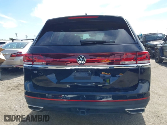 2024 Volkswagen Atlas SE z VIN 1V2JR2CAXRC512272, wystawiony jako IAAI lot #41642077 z przebiegiem 13 583 mil mil oraz . Historia ofert i sprzedaży dostępna na DreamBid. Obrazek 16.