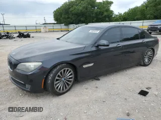2011 BMW 7 Series 750Li z VIN WBAKB8C50BCY65753, wystawiony jako Copart lot #56884345 z przebiegiem Nie podano mil oraz Szkoda całkowita • Salvage title. Historia ofert i sprzedaży dostępna na DreamBid. Obrazek 1.