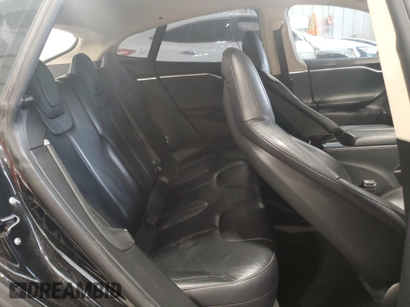 2014 Tesla Model S 60 z VIN 5YJSA1H13EFP52938, wystawiony jako Copart lot #56050055 z przebiegiem 125 376 mil mil oraz Czysty tytuł • Clean title. Historia ofert i sprzedaży dostępna na DreamBid. Obrazek 10.