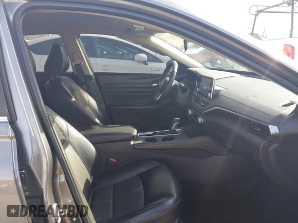 2020 Nissan Altima 2.5 SR with VIN 1N4BL4CV7LC260063, listed as a IAAI auction lot 41765219 with 83,847 mi miles. Bid and sale history available at carsss.com. Image 5.