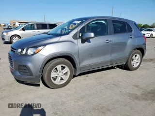 2020 Chevrolet Trax LS z VIN 3GNCJKSB5LL159079, wystawiony jako Copart lot #53675075 z przebiegiem 13 897 mil mil oraz Szkoda całkowita • Salvage title. Historia ofert i sprzedaży dostępna na DreamBid. Obrazek 1.