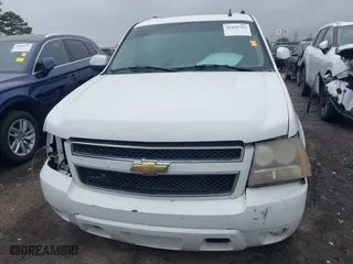 2007 Chevrolet Suburban LTZ with VIN 3GNFC160X7G132811, listed as a IAAI auction lot 41849787 with 1 mi miles. Bid and sale history available at carsss.com. Image 12.
