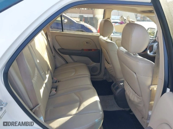 2000 Lexus RX 300 with VIN JT6HF10U8Y0117712, listed as a IAAI auction lot 41993034 with 388,881 mi miles. Bid and sale history available at carsss.com. Image 8.