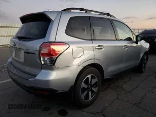 2018 Subaru Forester Premium with VIN JF2SJAGC8JH569193, listed as a Copart auction lot 70964632 with 90,444 mi miles. Bid and sale history available at carsss.com. Image 3.