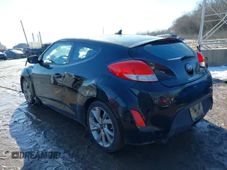 2016 Hyundai Veloster z VIN KMHTC6AD1GU262391, wystawiony jako IAAI lot #41649087 z przebiegiem 96 104 mil mil oraz . Historia ofert i sprzedaży dostępna na DreamBid. Obrazek 3.
