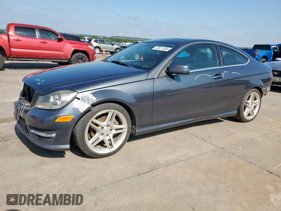 2013 Mercedes-Benz C 250 z VIN WDDGJ4HBXDG065935, wystawiony jako Copart lot #59411585 z przebiegiem 126 866 mil mil oraz Szkoda całkowita • Salvage title. Historia ofert i sprzedaży dostępna na DreamBid. Obrazek 1.