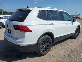 2024 Volkswagen Tiguan SE с VIN 3VV2B7AX9RM123637, выставлен на аукционе IAAI как лот 42446754 с пробегом 20 573 миль миль и . История ставок и продаж доступна на DreamBid. Изображение 4.