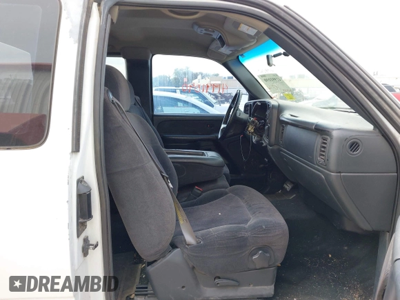 2001 Chevrolet Silverado 1500 LS with VIN 2GCEC19T911351401, listed as a IAAI auction lot 41991090 with 182,435 mi miles. Bid and sale history available at carsss.com. Image 5.