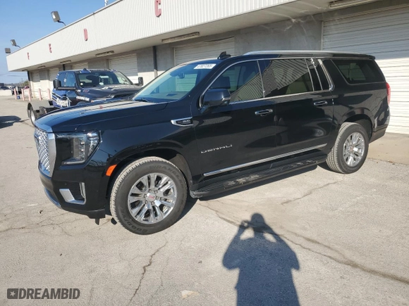 2021 GMC Yukon XL Denali with VIN 1GKS2JKL1MR444476, listed as a Copart auction lot 47827265 with 98,058 mi miles and Salvage Title. Bid and sale history available at carsss.com. Image 1.