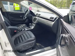 2014 Volkswagen CC Executive z VIN WVWRP7AN7EE537318, wystawiony jako IAAI lot #42308532 z przebiegiem 217 059 mil mil oraz . Historia ofert i sprzedaży dostępna na DreamBid. Obrazek 5.