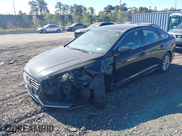 2019 Hyundai Sonata SE with VIN 5NPE24AF8KH755123, listed as a IAAI auction lot 40611551 with Not Provided miles and . Bid and sale history available at carsss.com. Image 19.