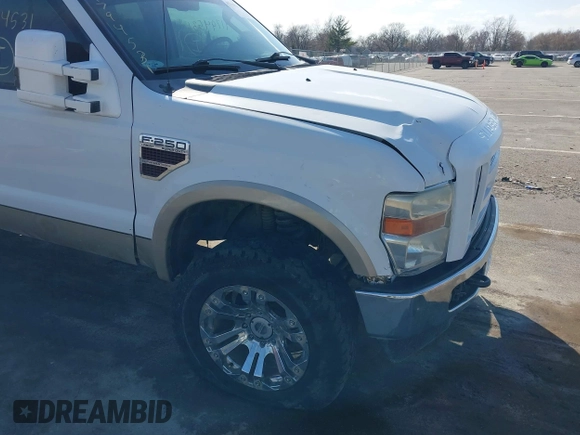 2008 Ford F-250 XL z VIN 1FTSX21RX8EB63847, wystawiony jako IAAI lot #41794531 z przebiegiem 263 884 mil mil oraz . Historia ofert i sprzedaży dostępna na DreamBid. Obrazek 6.