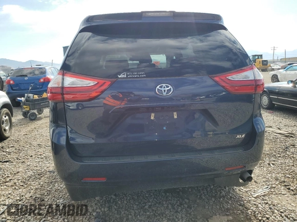 2019 Toyota Sienna XLE Auto Access Seat with VIN 5TDYZ3DCXKS012185, listed as a Copart auction lot 67488644 with 60,840 mi miles and Salvage Title. Bid and sale history available at carsss.com. Image 6.