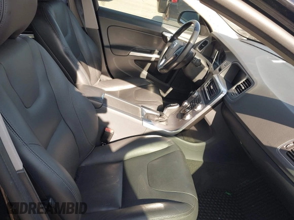2017 Volvo V60 Premier with VIN YV140MEK5H1349304, listed as a IAAI auction lot 41991653 with 77,439 mi miles and . Bid and sale history available at DreamBid. Image 5.